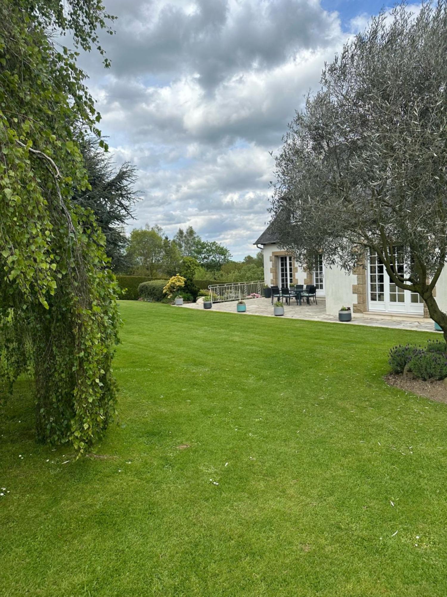 Bed and Breakfast Les Tulipes Antrain Экстерьер фото